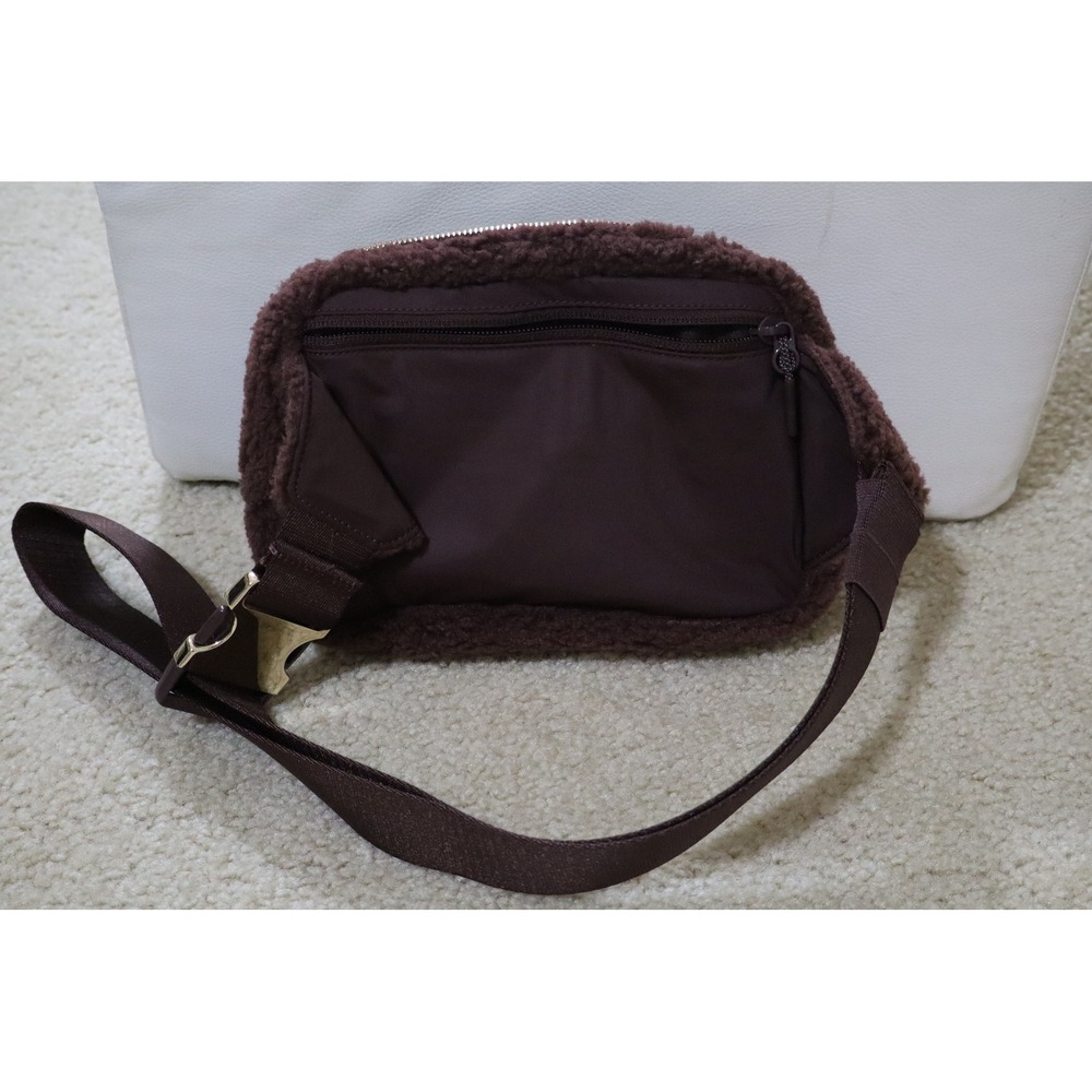 Fleece Sherpa Athleisure Lululemon Everywhere Belt Bag OS Brown Gold Hardware - Picture 7 of 7